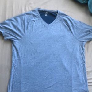 Men’s layer 8 workout shirt size L